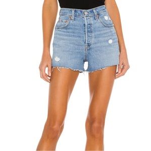 LEVI’S Ribcage Premium High Rise Shorts in Tango Beach Light Wash